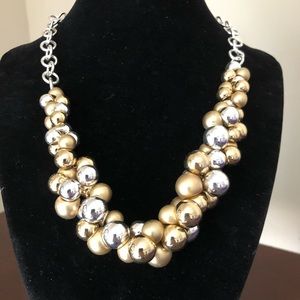 LIZ CLAIBORNE Necklace Gold and Silver Pearls